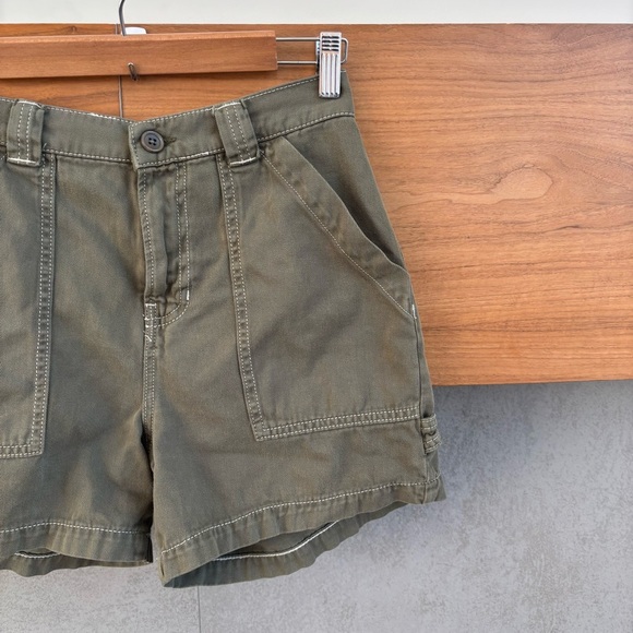 Reformation Women’s Utility Army Green High Rise Cargo Shorts, Size 26 - Picture 7 of 13